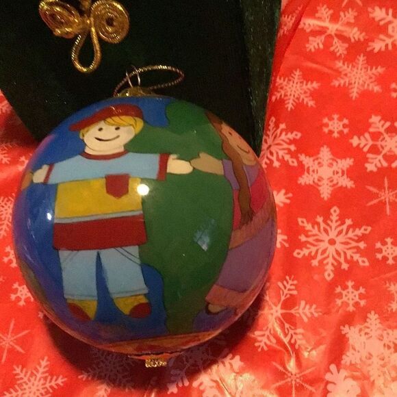 Ornament children of the world hand painted on the inside - Picture 2 of 4
